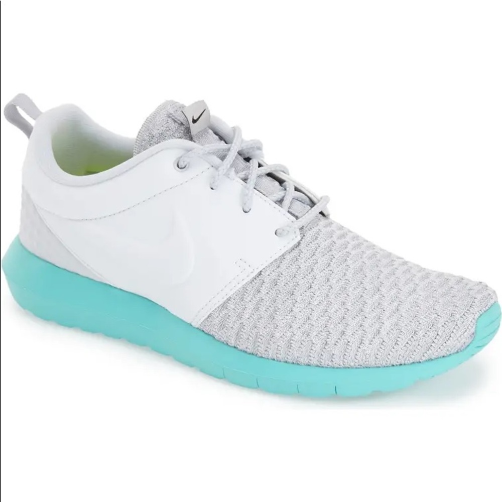 Nike Rosche Flyknit Sneaker